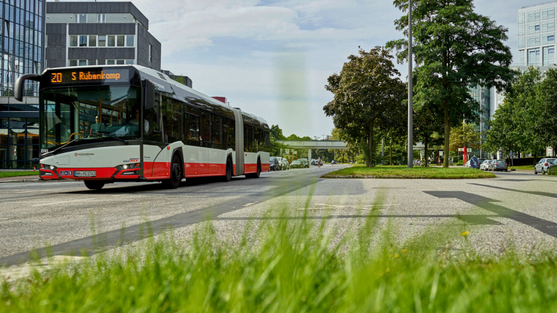 Ein Bus der Linie 20 Richtung S Rübenkamp.