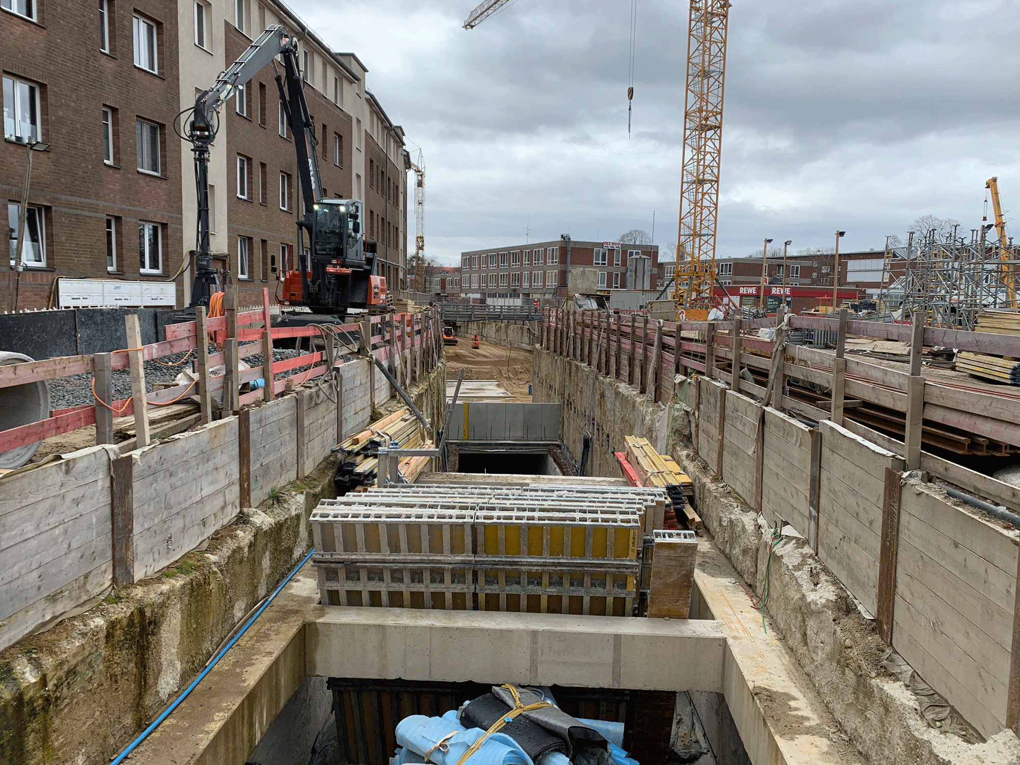 Öffnungen einer Baugrube am Meurerweg