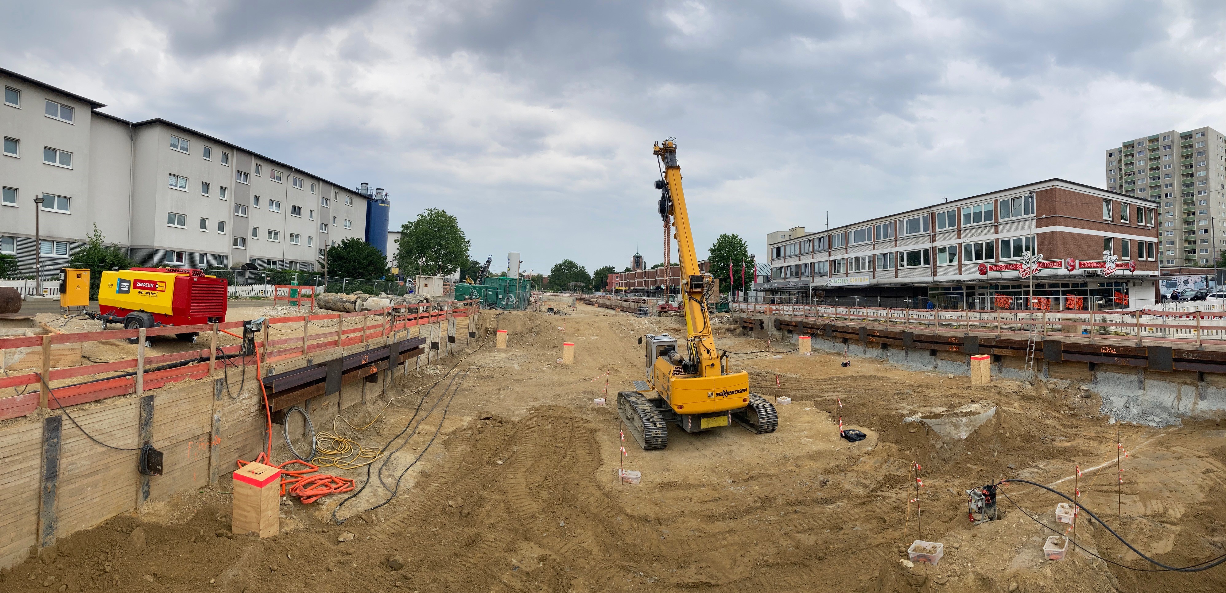 Panoramabild der Baustelle entlang der Manshardtstraße 