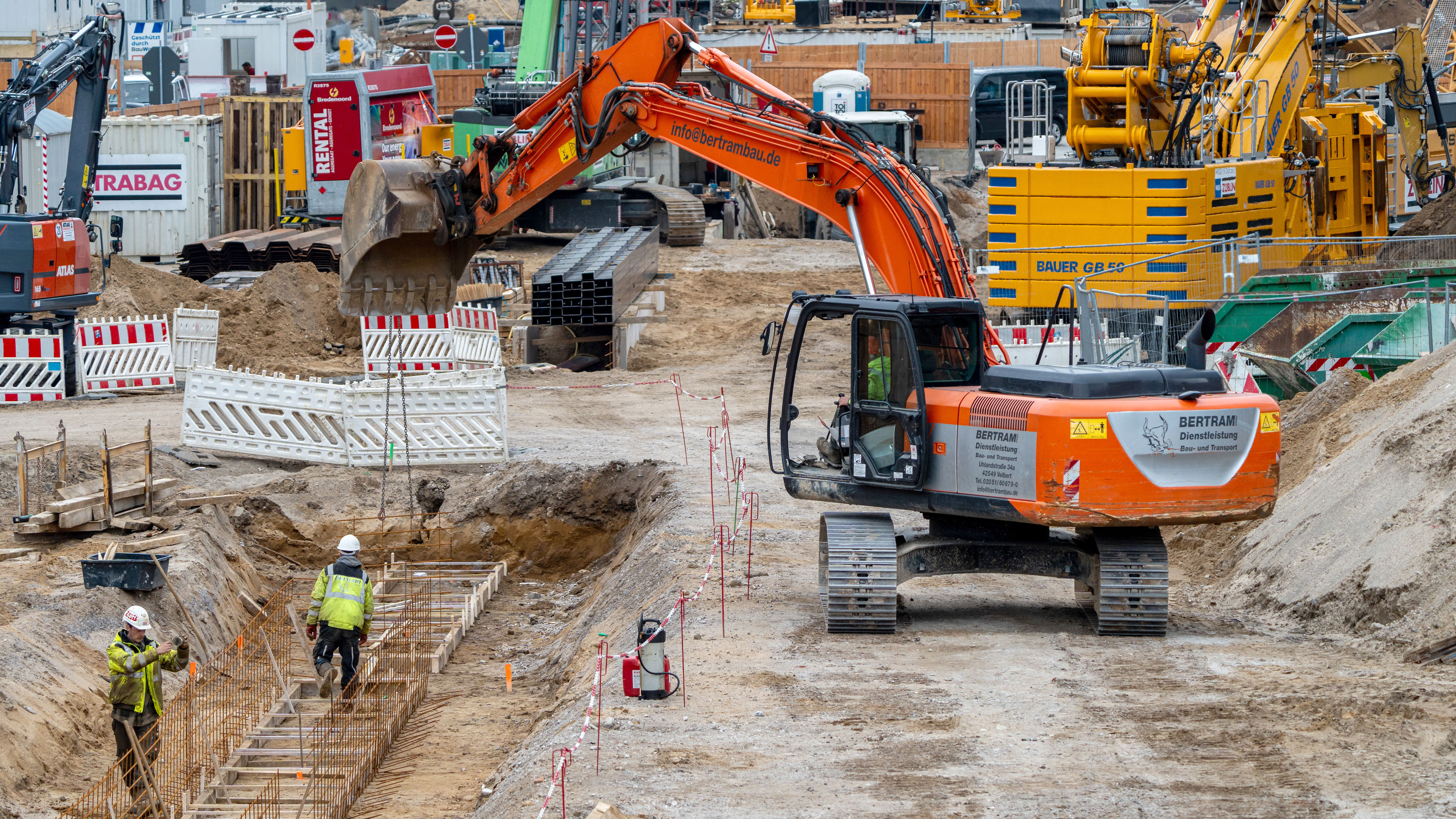 Bild zeit Bauarbeiten auf der U5-Baustelle in der City Nord